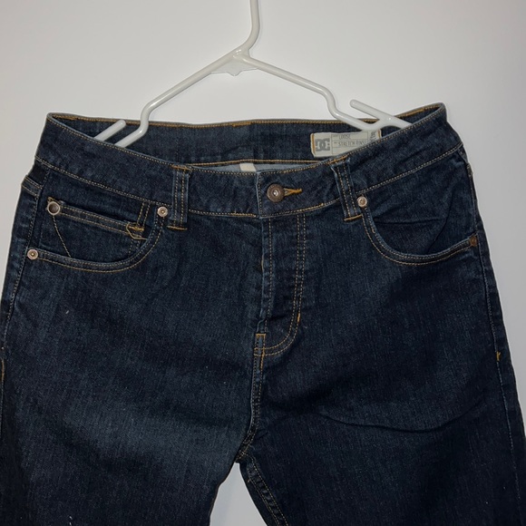 DC Dark Blue Jeans 30 x 30 slight rip style - Picture 3 of 5